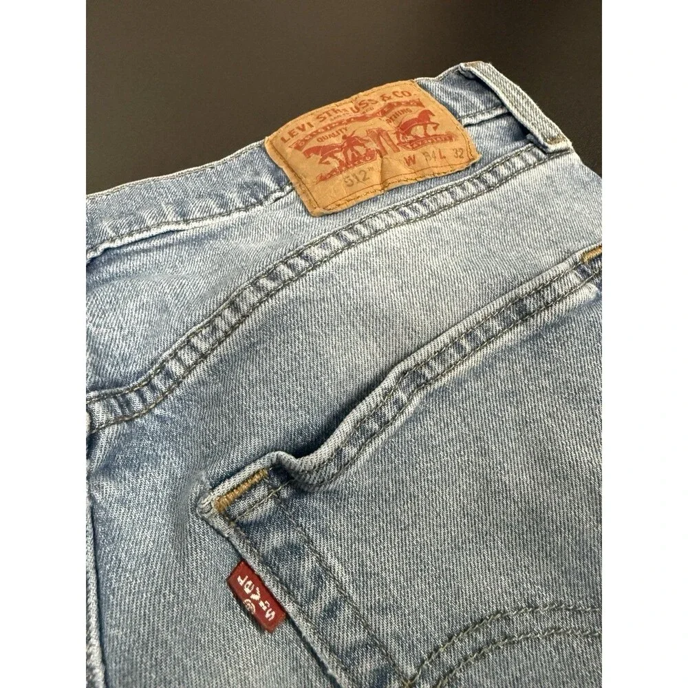 Levi's Men's Blue Light Wash Denim Jeans Slim Tapered Low Rise 5-Pocket